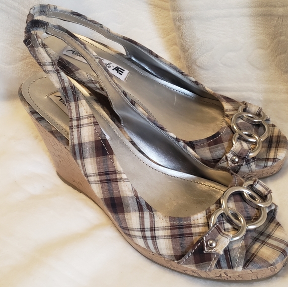 American Eagle Cork Platform Sandals sz 8 1/2 - Picture 2 of 6